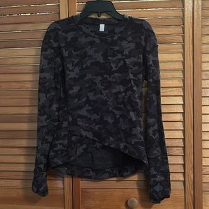 Lululemon Gray Camo Shirt Sz 6